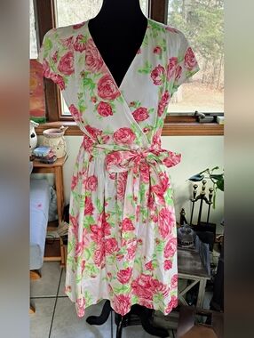 Floral Wrap Dress in Pink and Green, has pockets even!
